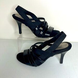 Sz 6W NEVER WORN DEXFLEX 3”HEEL